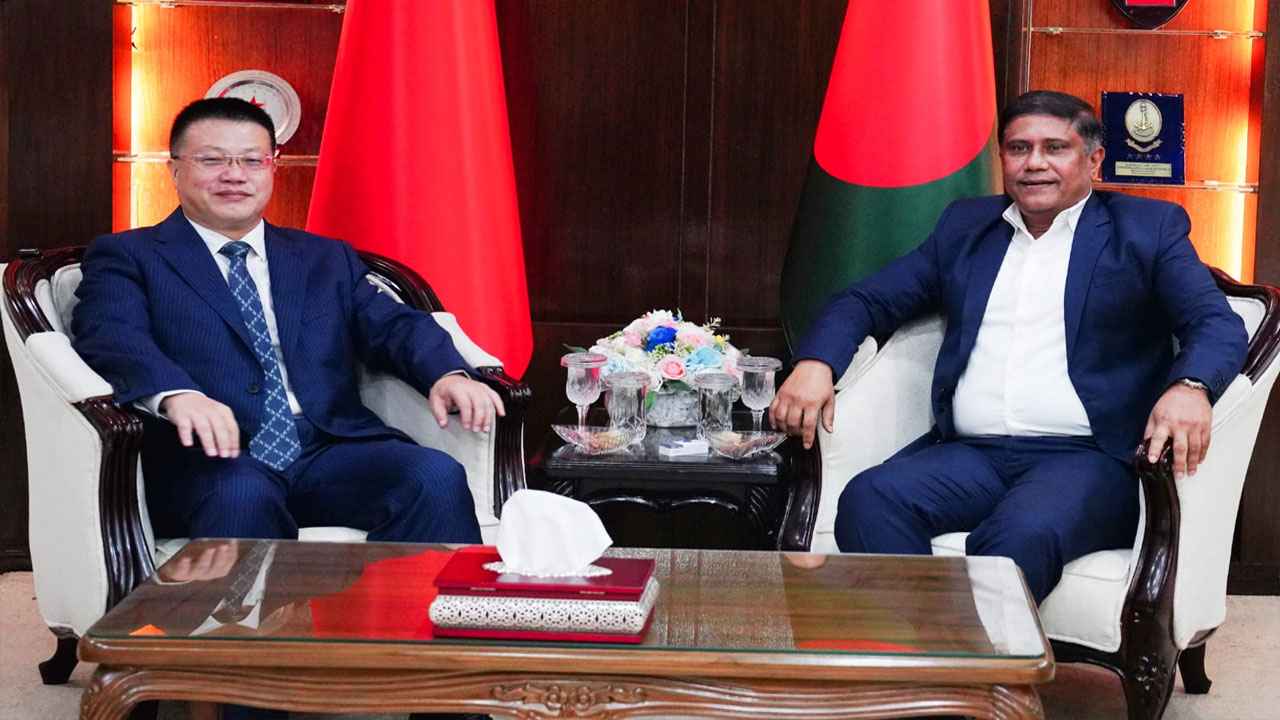 প্রধানমন্ত্রীর প্রতিরক্ষা উপদেষ্টার সঙ্গে চীনের রাষ্ট্রদূতের সৌজন্য সাক্ষাৎ