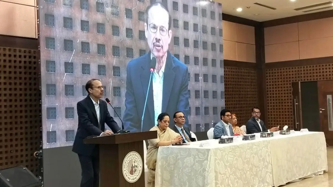 অর্থ আত্মসাৎ ঠেকাতে শক্তিশালী ব্যাক অফিস সফটওয়্যার প্রয়োজন : বিএসইসি চেয়ারম্যান
