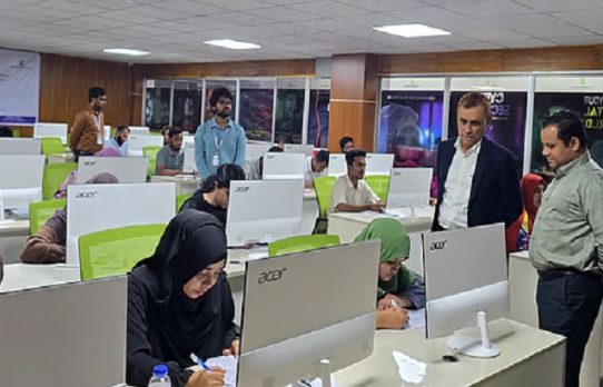 ফ্রিল্যান্সিং প্রশিক্ষণের বাছাই পরীক্ষায় অংশ নিলেন ৫২ হাজার প্রার্থী