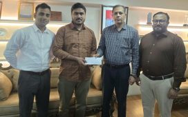 প্রোটেক্টিভ ইসলামী লাইফের ৫ লাখ টাকার মৃত্যুদাবির চেক হস্তান্তর