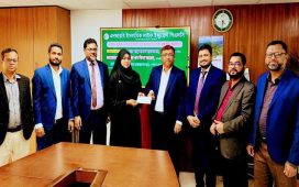 এনআরবি ইসলামিক লাইফের বীমা দাবির চেক হস্তান্তর